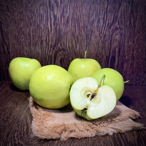 Яблоко Голден Россия